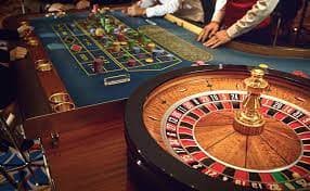 08 togel mobile app interface showing live casino games and sportsbook markets